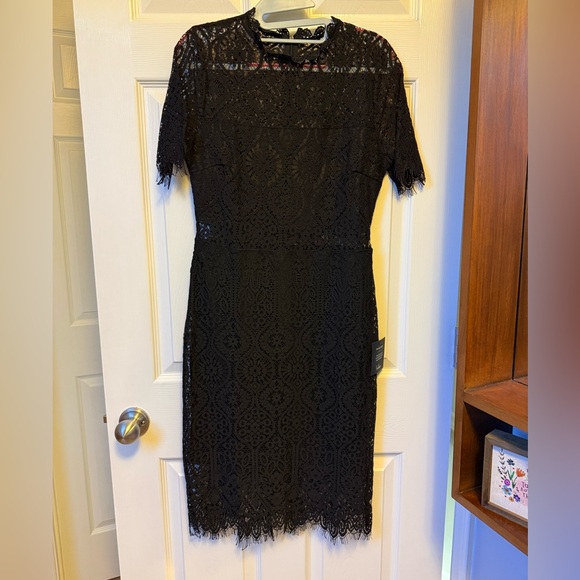 Lulus Dresses & Skirts - NWT Lulu's Black Lace Midi Dress